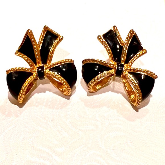 KJL for Avon Kenneth J Lane Black Enamel Bow Earrings Post Gold Tone Vintage - Picture 3 of 6